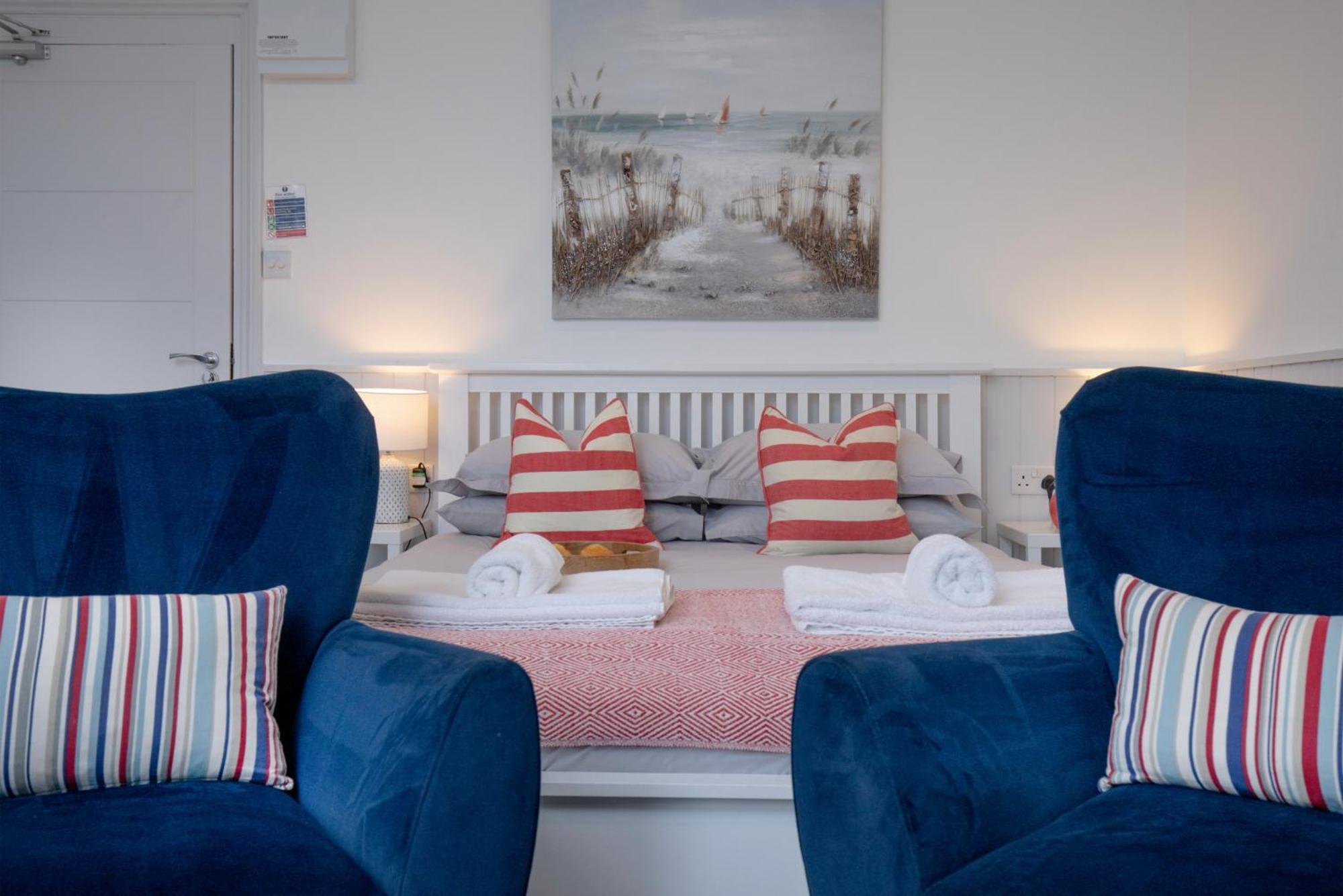 Sunnybeach Holiday Apartments Пейнтън Екстериор снимка