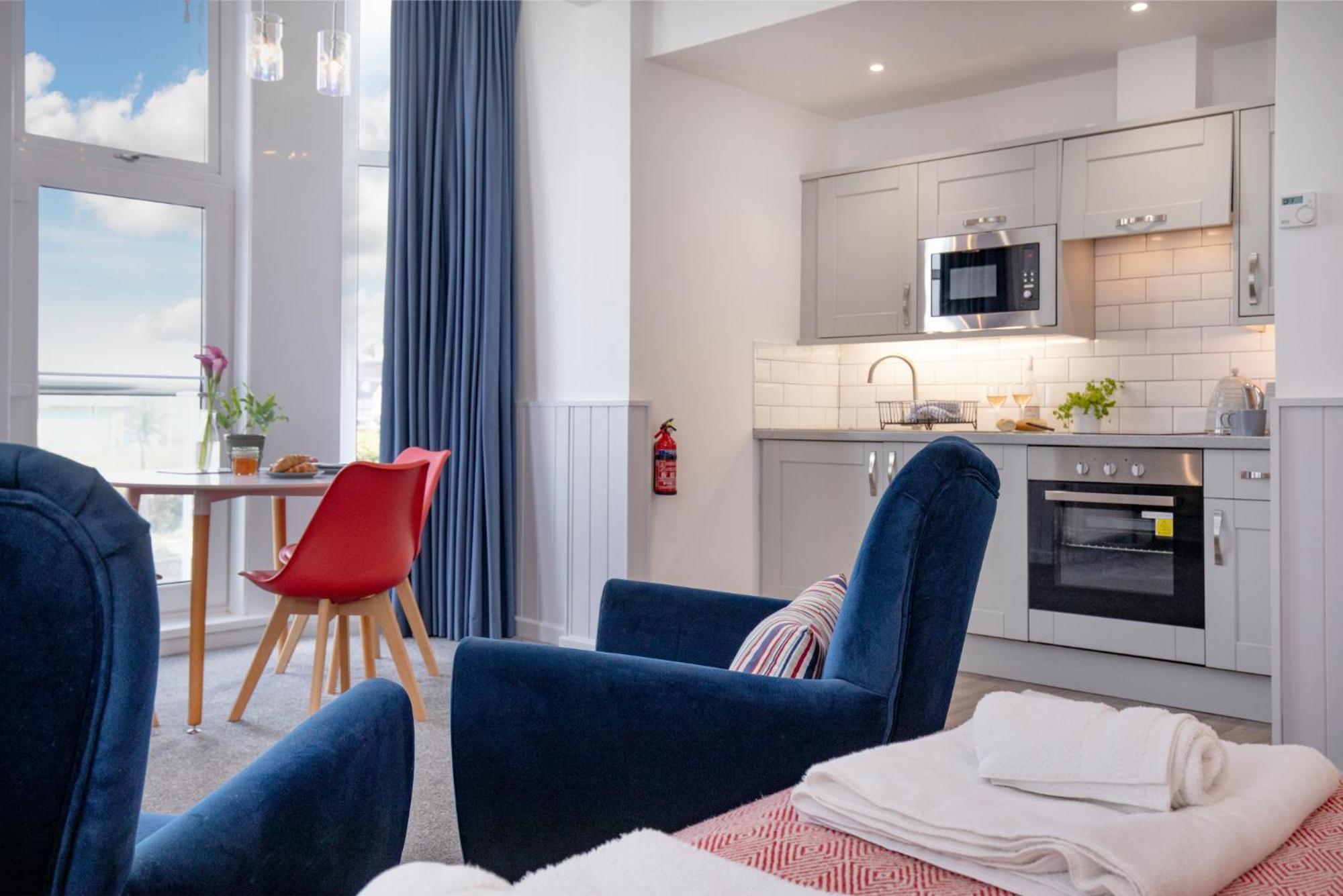 Sunnybeach Holiday Apartments Пейнтън Екстериор снимка