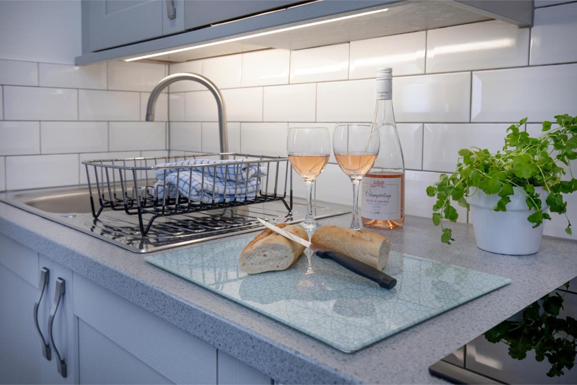 Sunnybeach Holiday Apartments Пейнтън Екстериор снимка