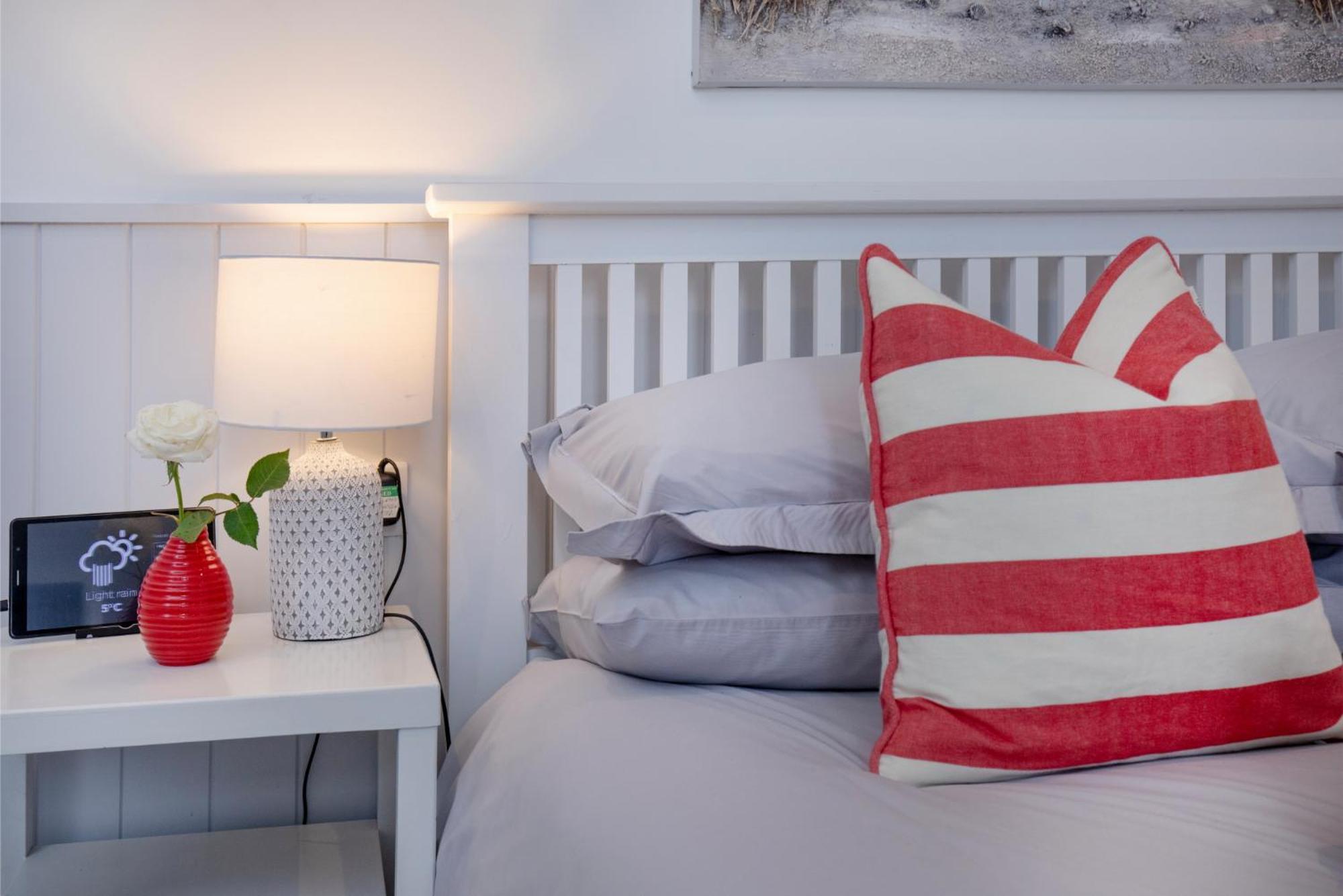 Sunnybeach Holiday Apartments Пейнтън Екстериор снимка