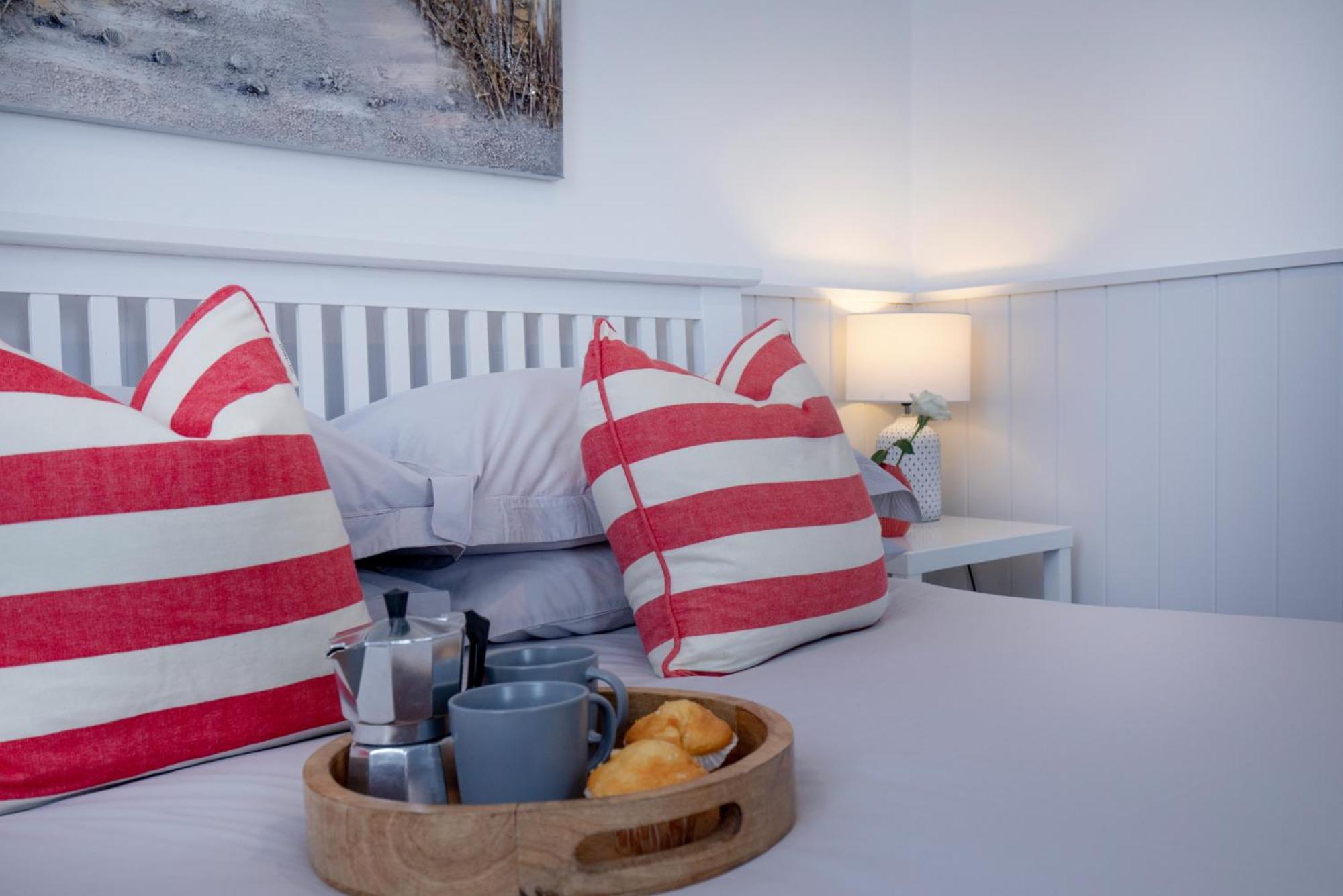 Sunnybeach Holiday Apartments Пейнтън Екстериор снимка