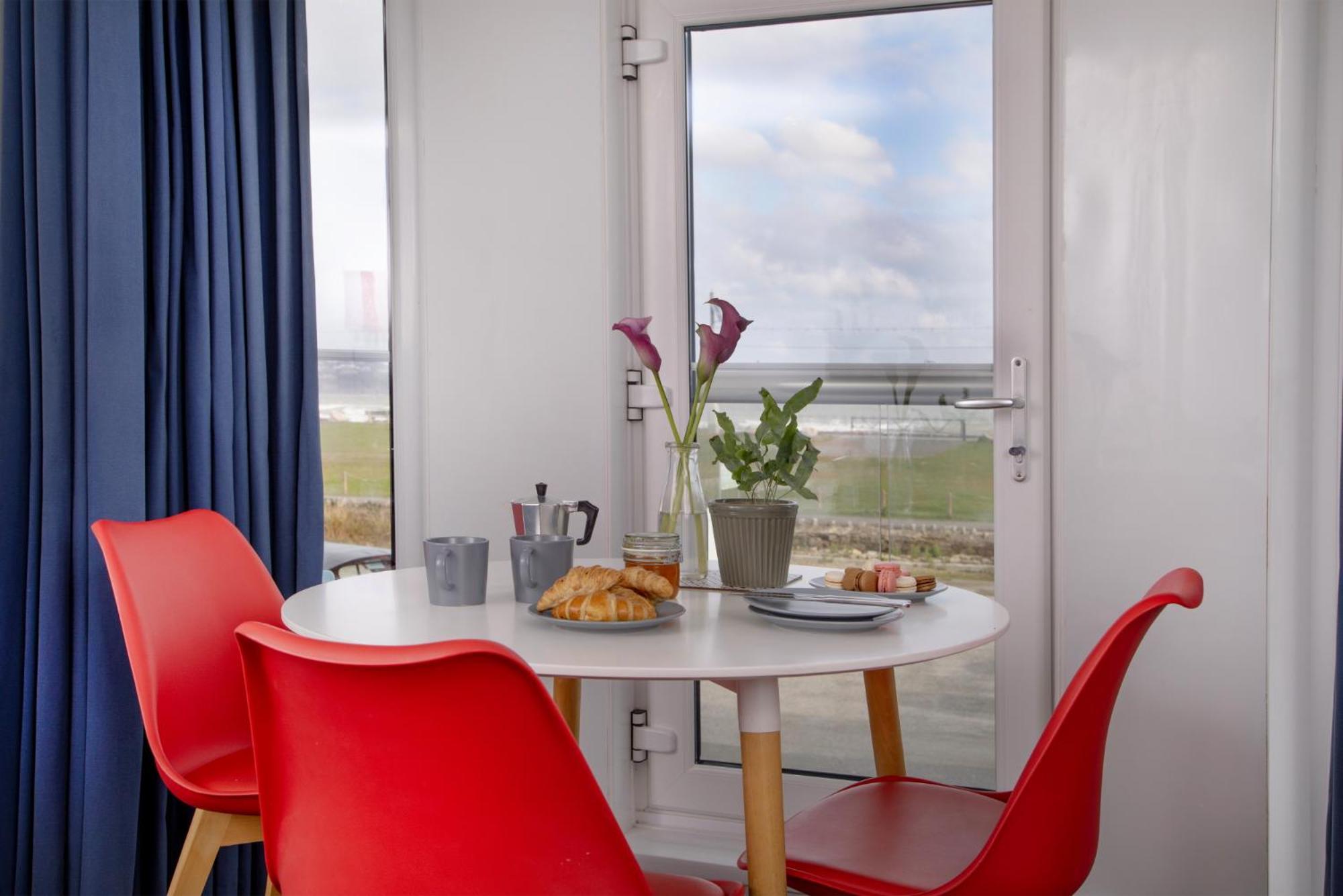 Sunnybeach Holiday Apartments Пейнтън Екстериор снимка