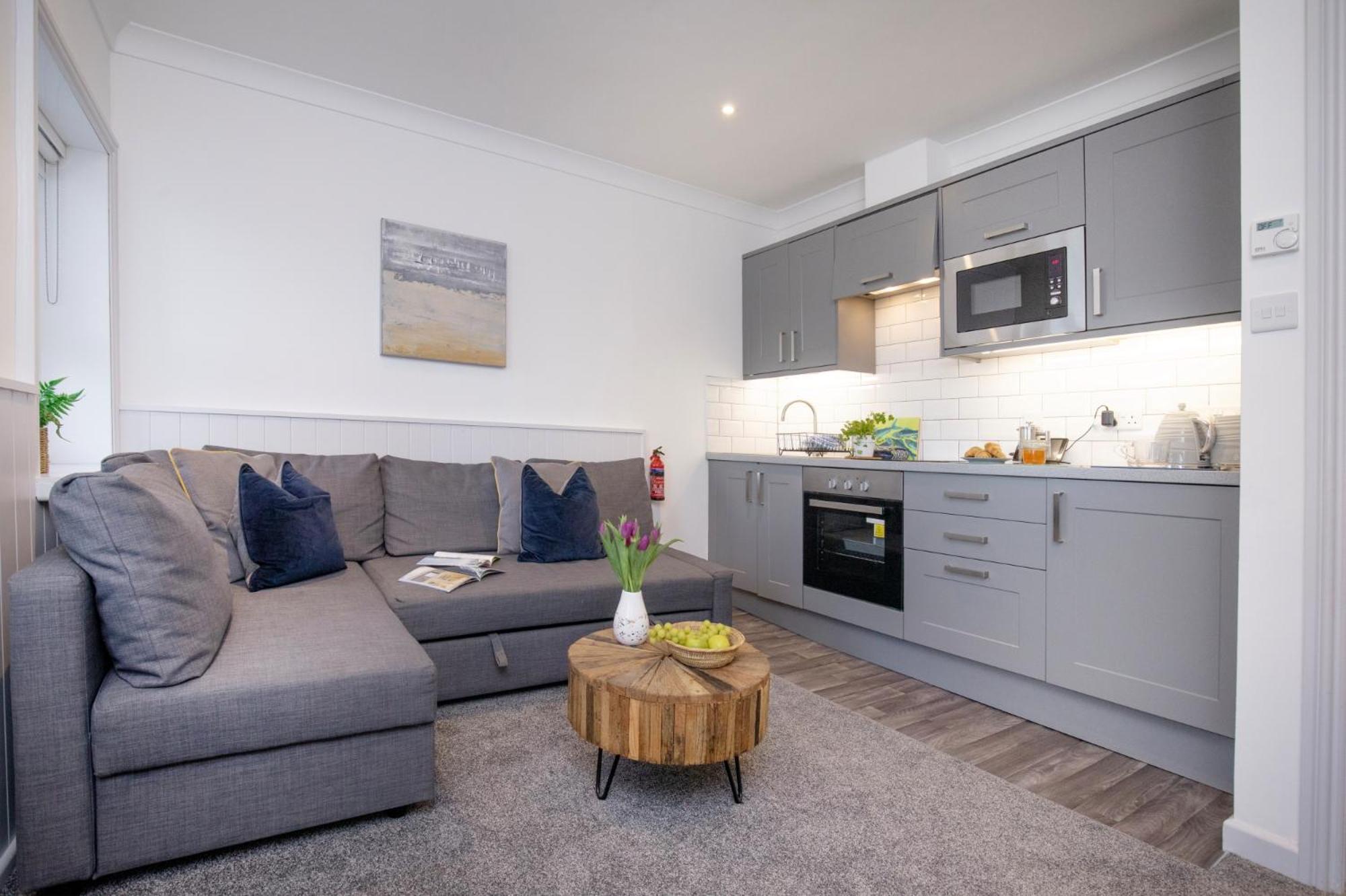 Sunnybeach Holiday Apartments Пейнтън Екстериор снимка
